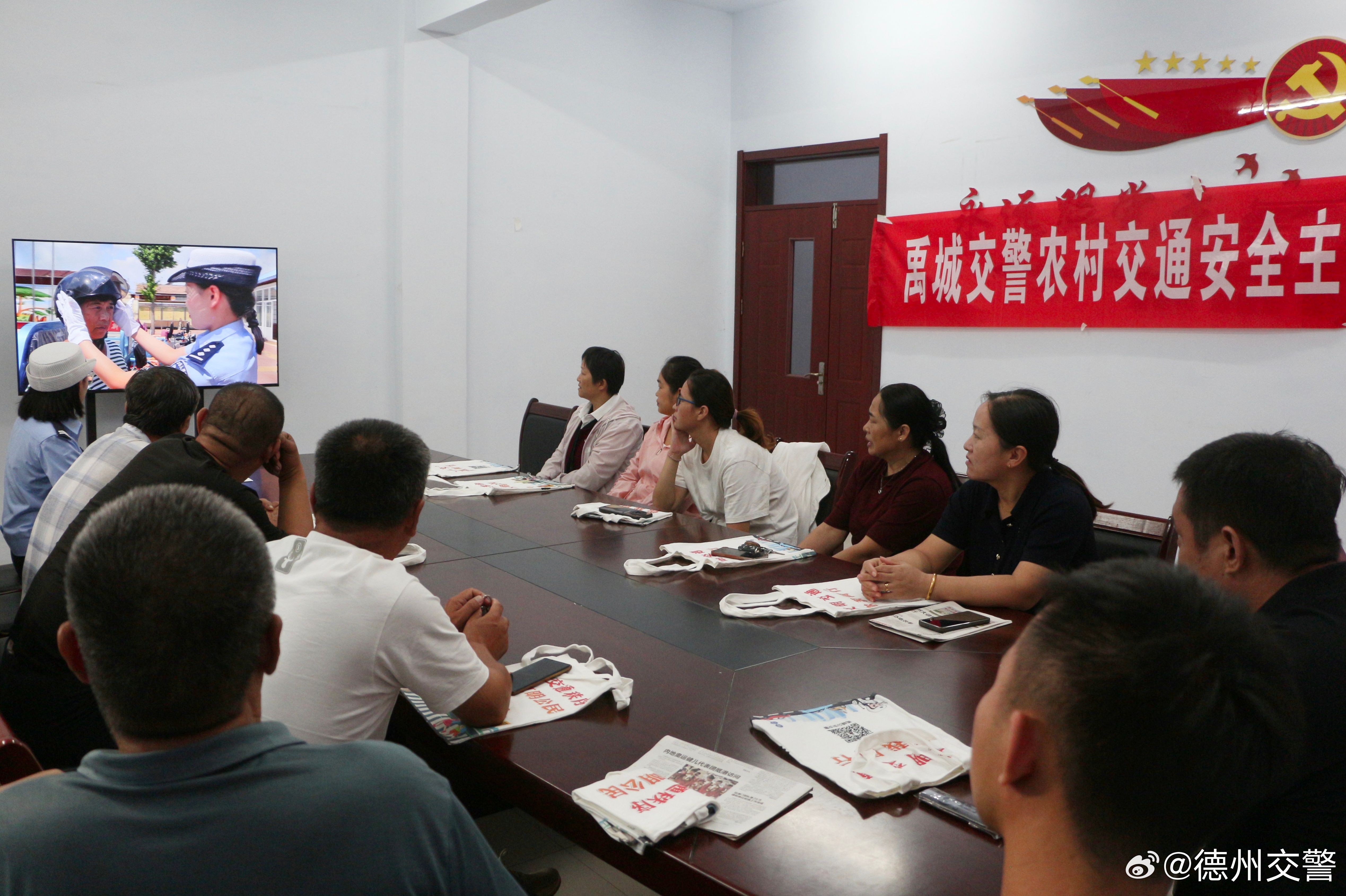 飞天路社区居委会优化交通环境，打造宜居社区新动态